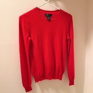 Tahari 100% cashmere crew neck sweater